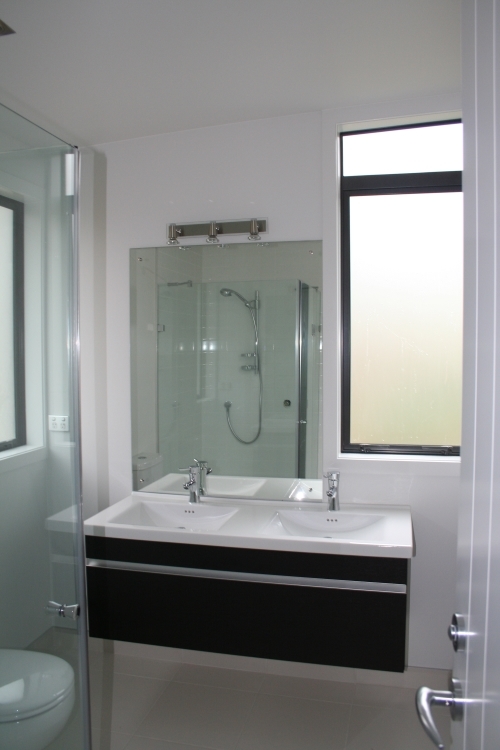 Custom made mirrors Waikato, frameless mirror Cambridge